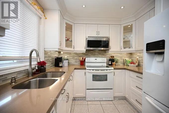 7019 GRAYDON COURT