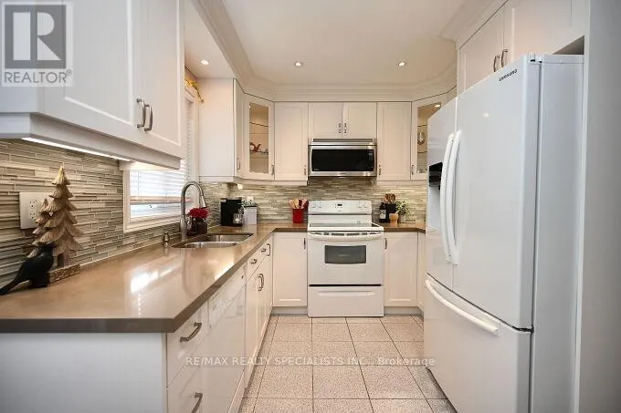 7019 GRAYDON COURT