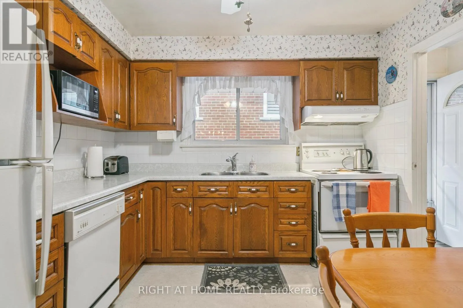 932 FLAGSHIP DRIVE