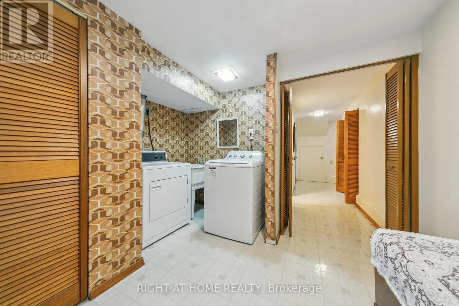 932 FLAGSHIP DRIVE