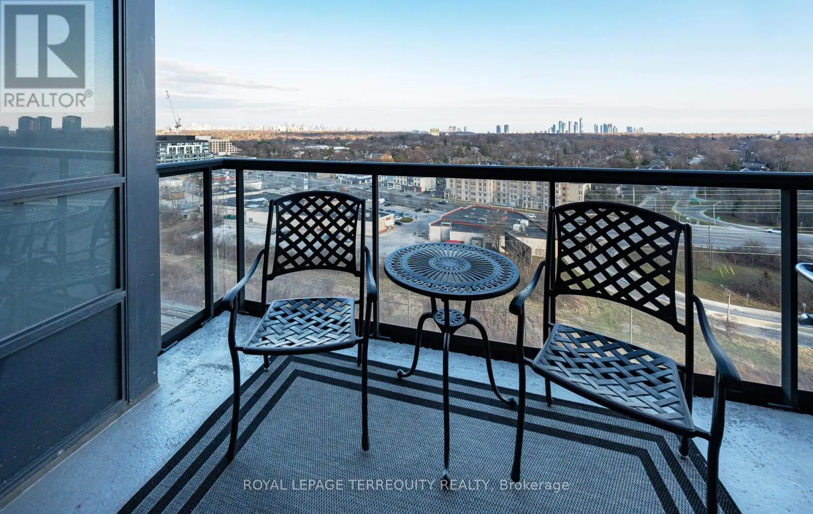 1302 - 1135 ROYAL YORK ROAD