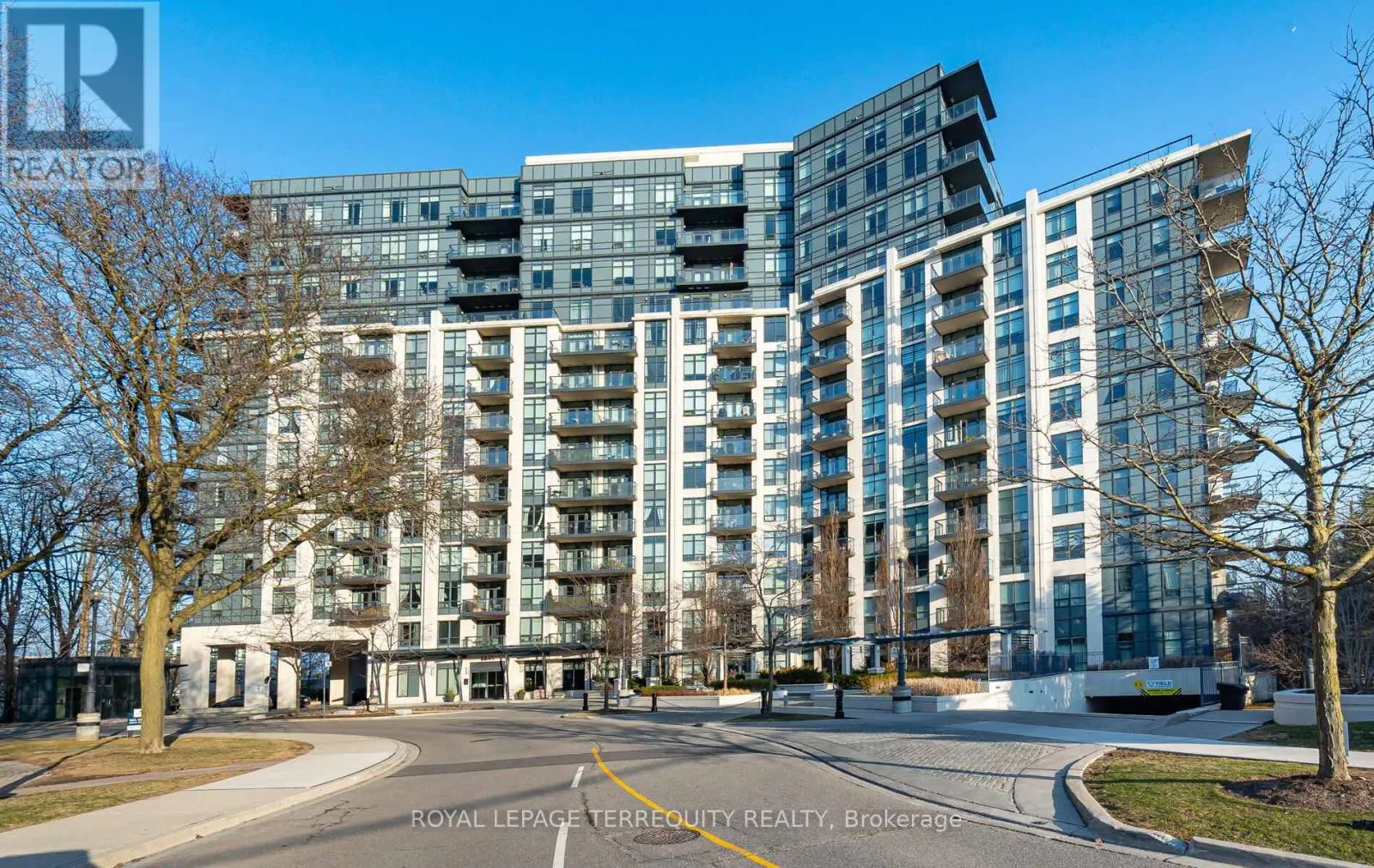 1302 - 1135 ROYAL YORK ROAD