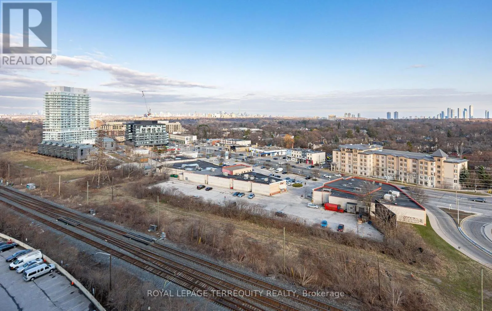 1302 - 1135 ROYAL YORK ROAD