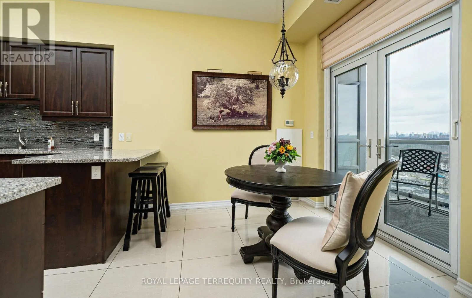1302 - 1135 ROYAL YORK ROAD