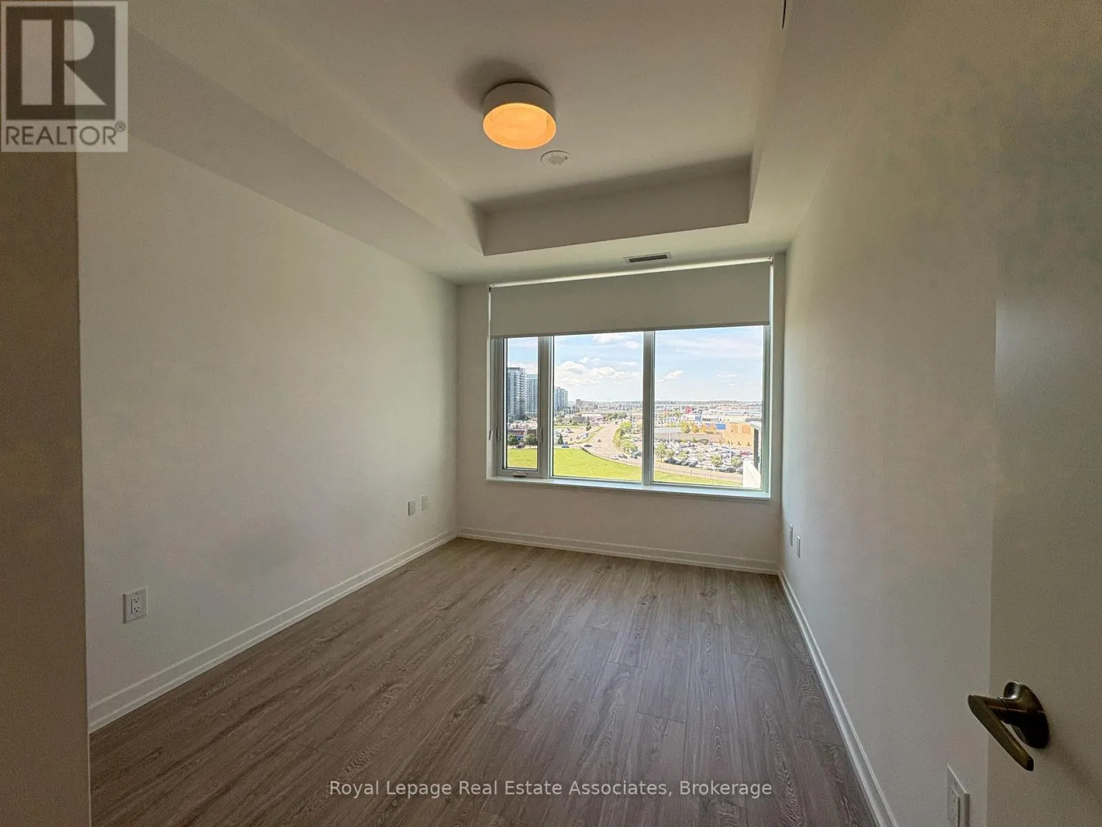 1002 - 2485 EGLINTON AVENUE