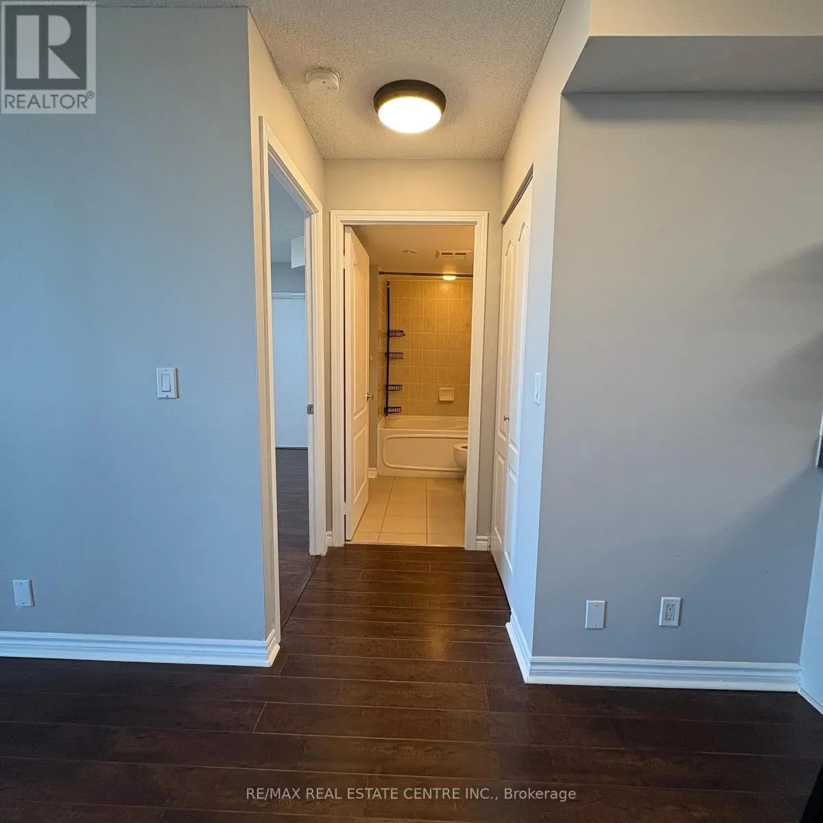 1605 - 33 ELM DRIVE