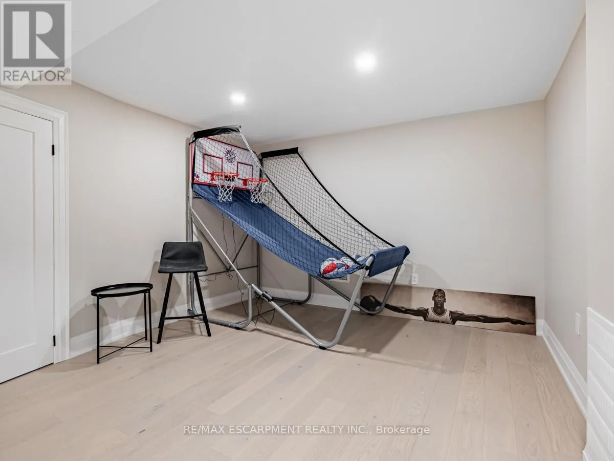 3390 FOX RUN CIRCLE