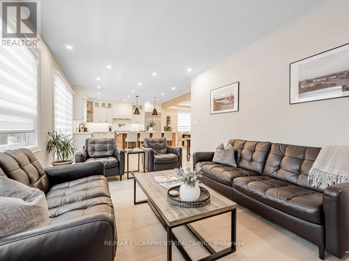 3390 FOX RUN CIRCLE