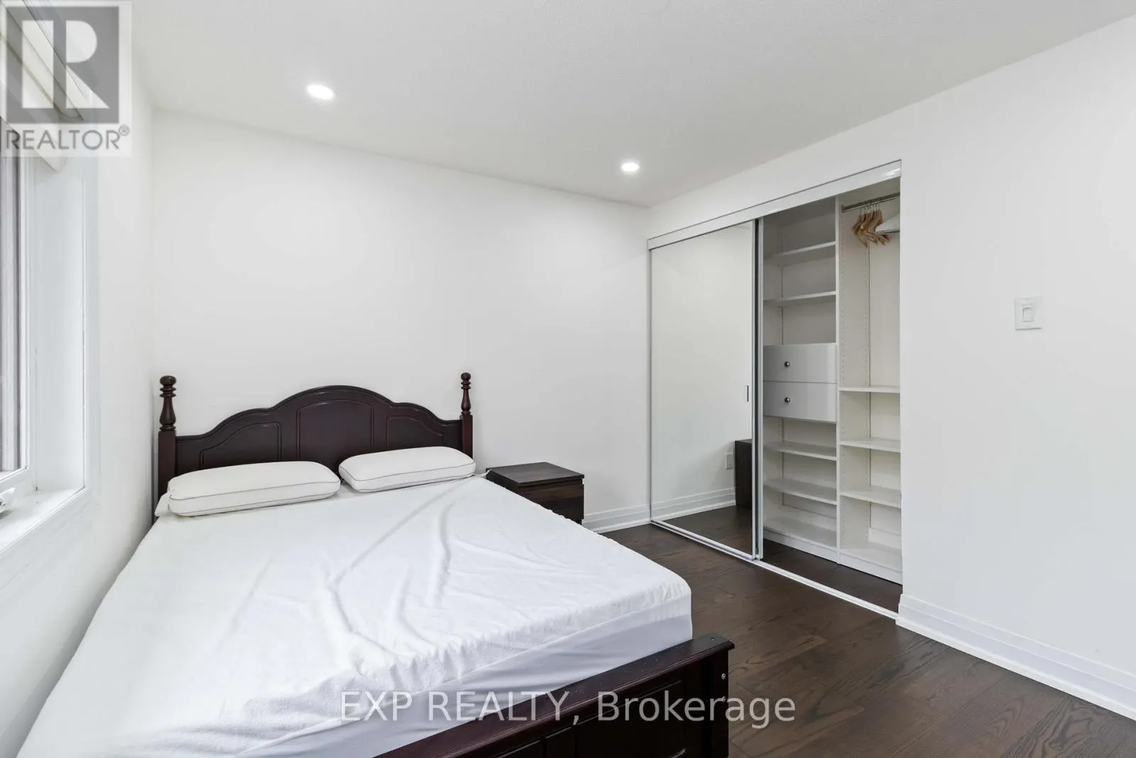 27 CHEVIOT CRESCENT