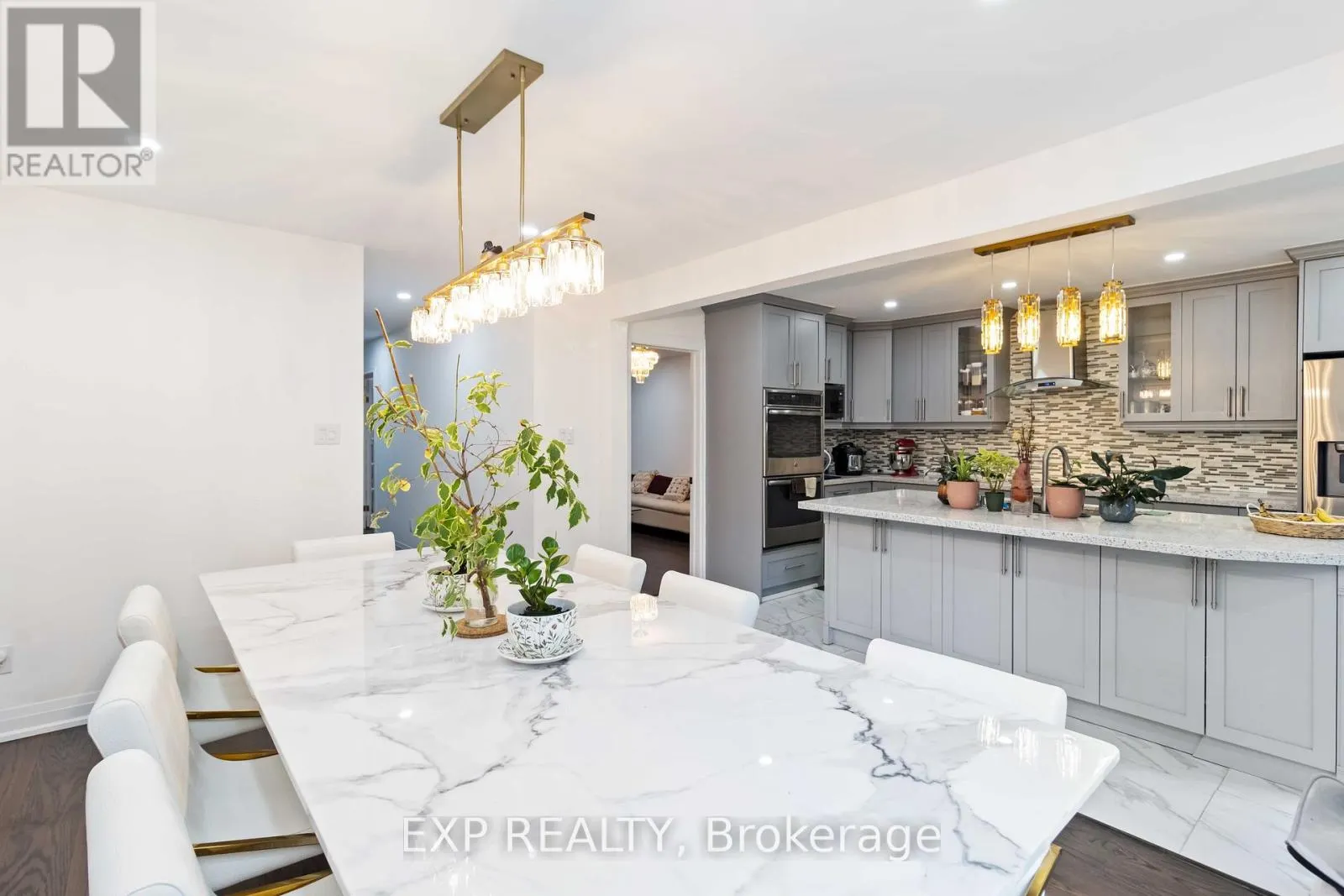 27 CHEVIOT CRESCENT