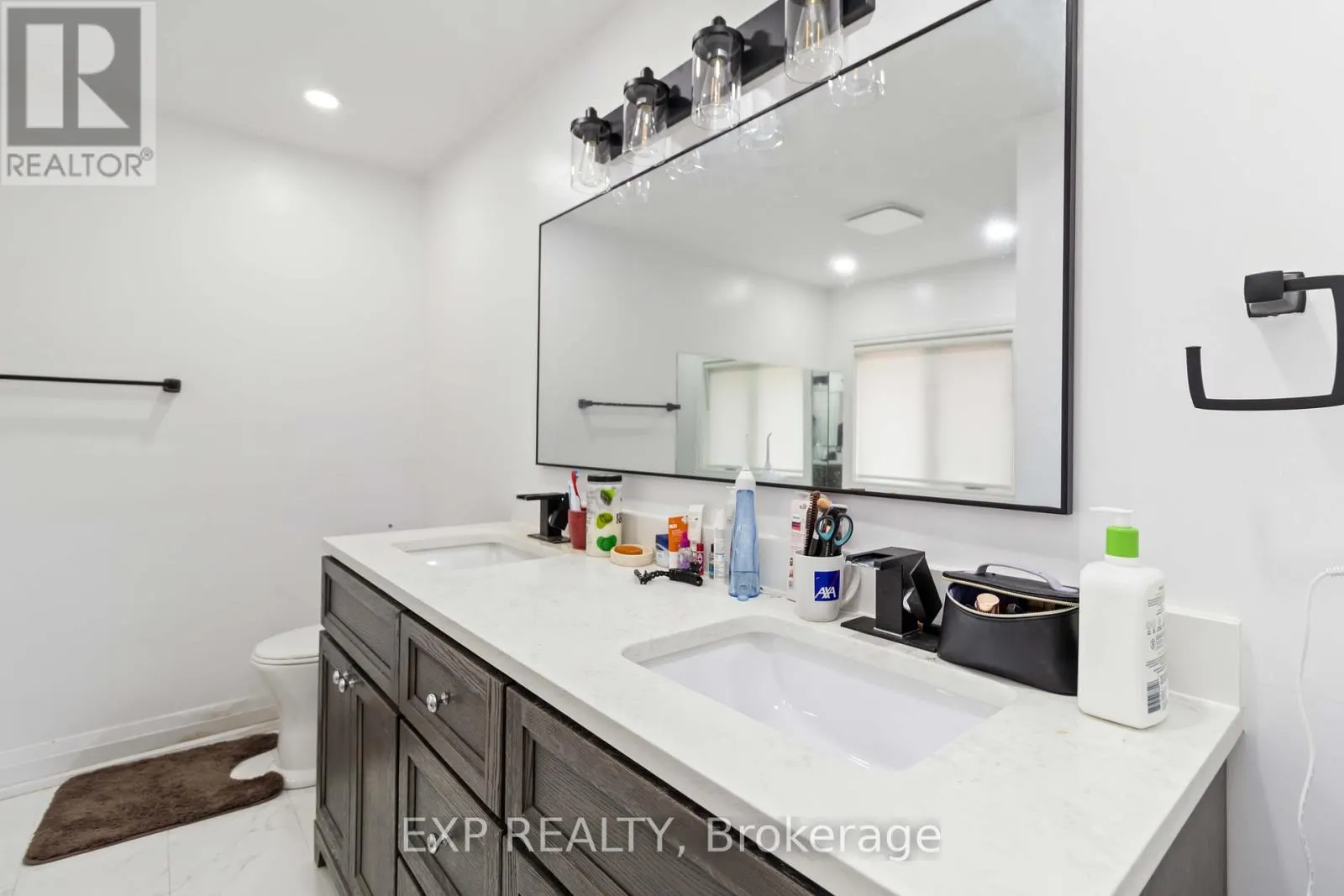 27 CHEVIOT CRESCENT