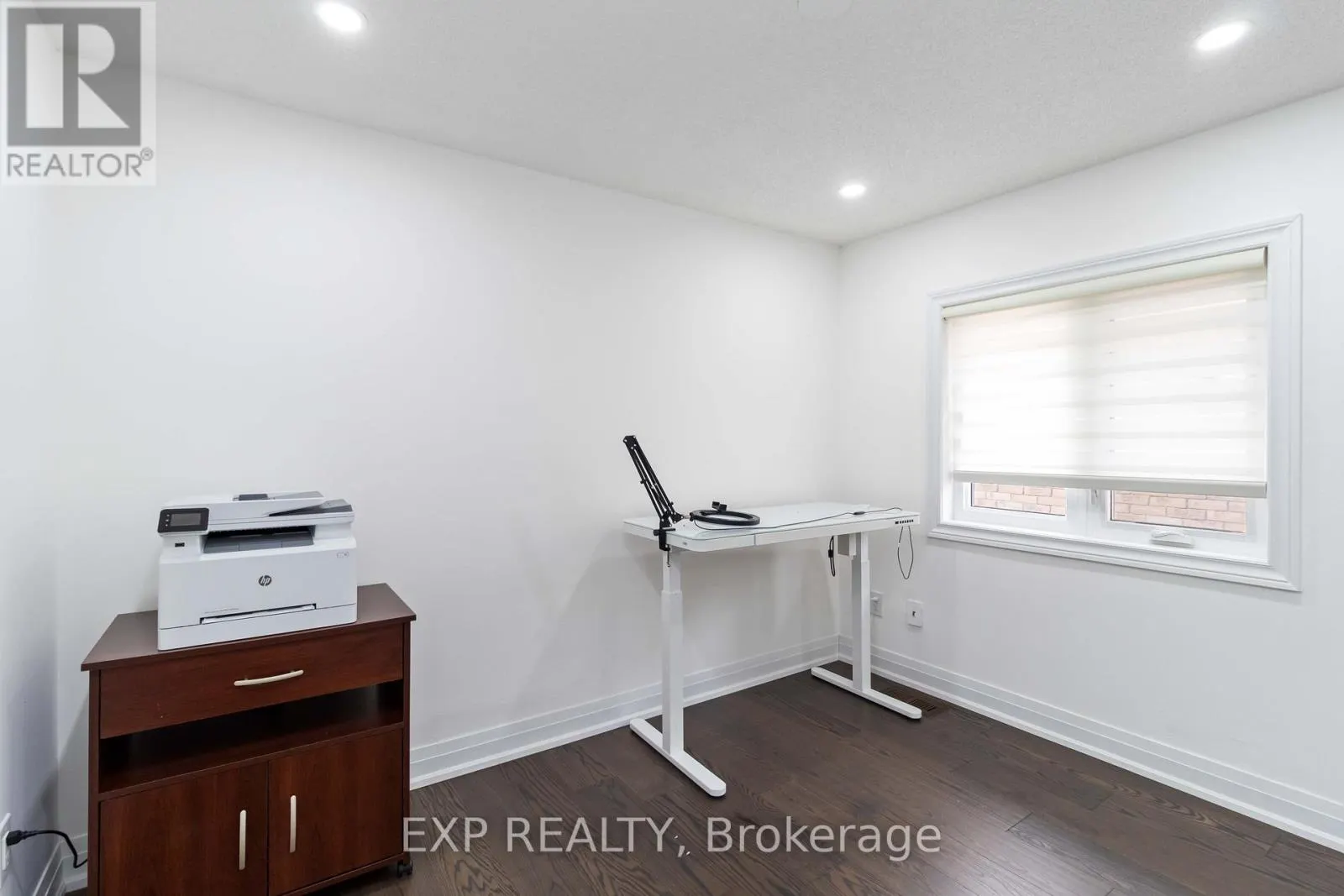 27 CHEVIOT CRESCENT