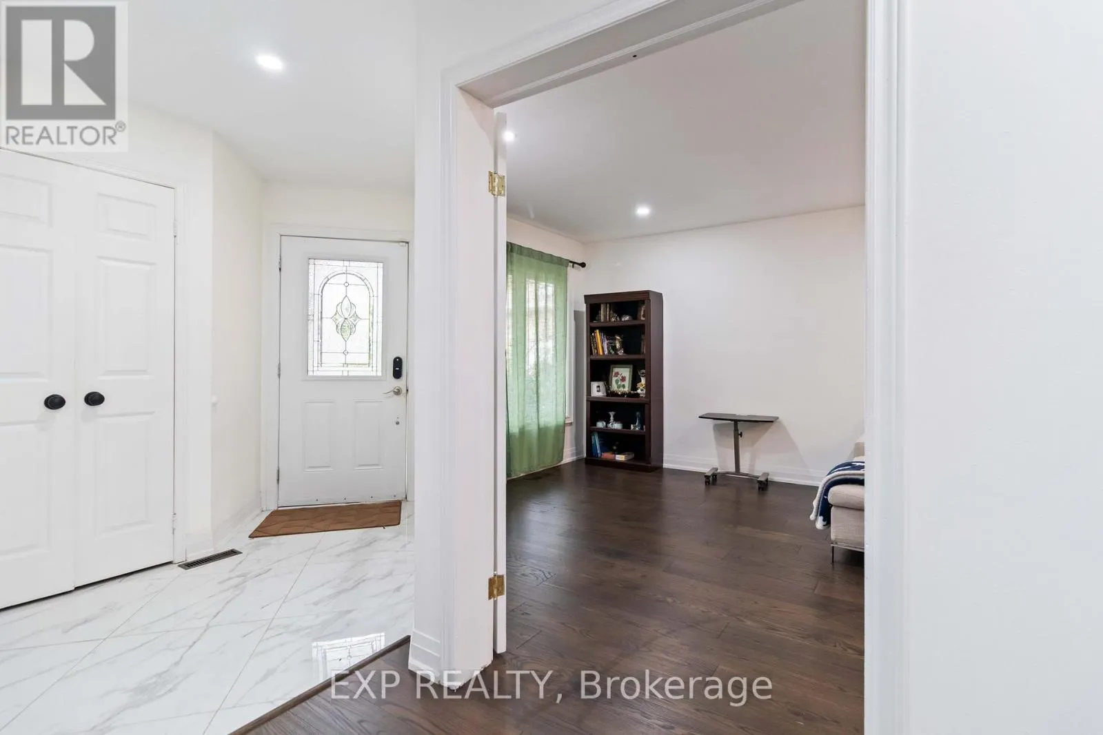 27 CHEVIOT CRESCENT