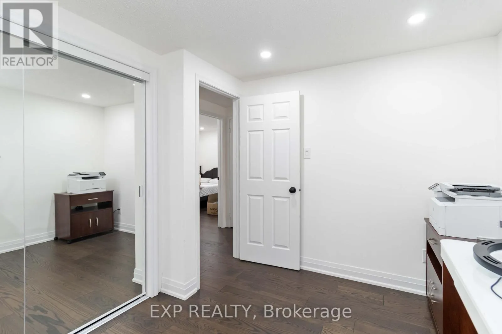 27 CHEVIOT CRESCENT