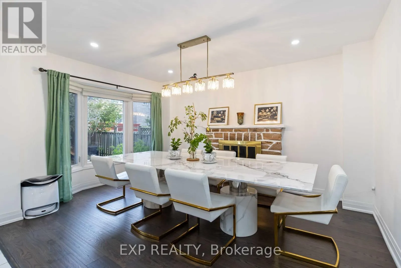 27 CHEVIOT CRESCENT