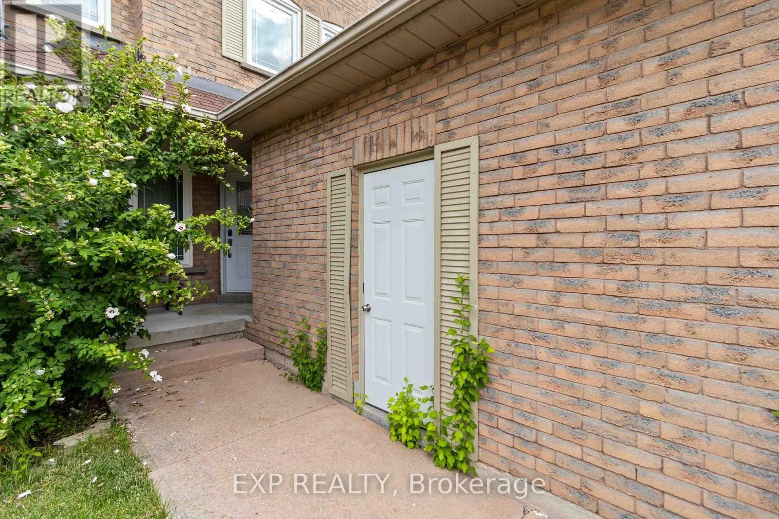 27 CHEVIOT CRESCENT