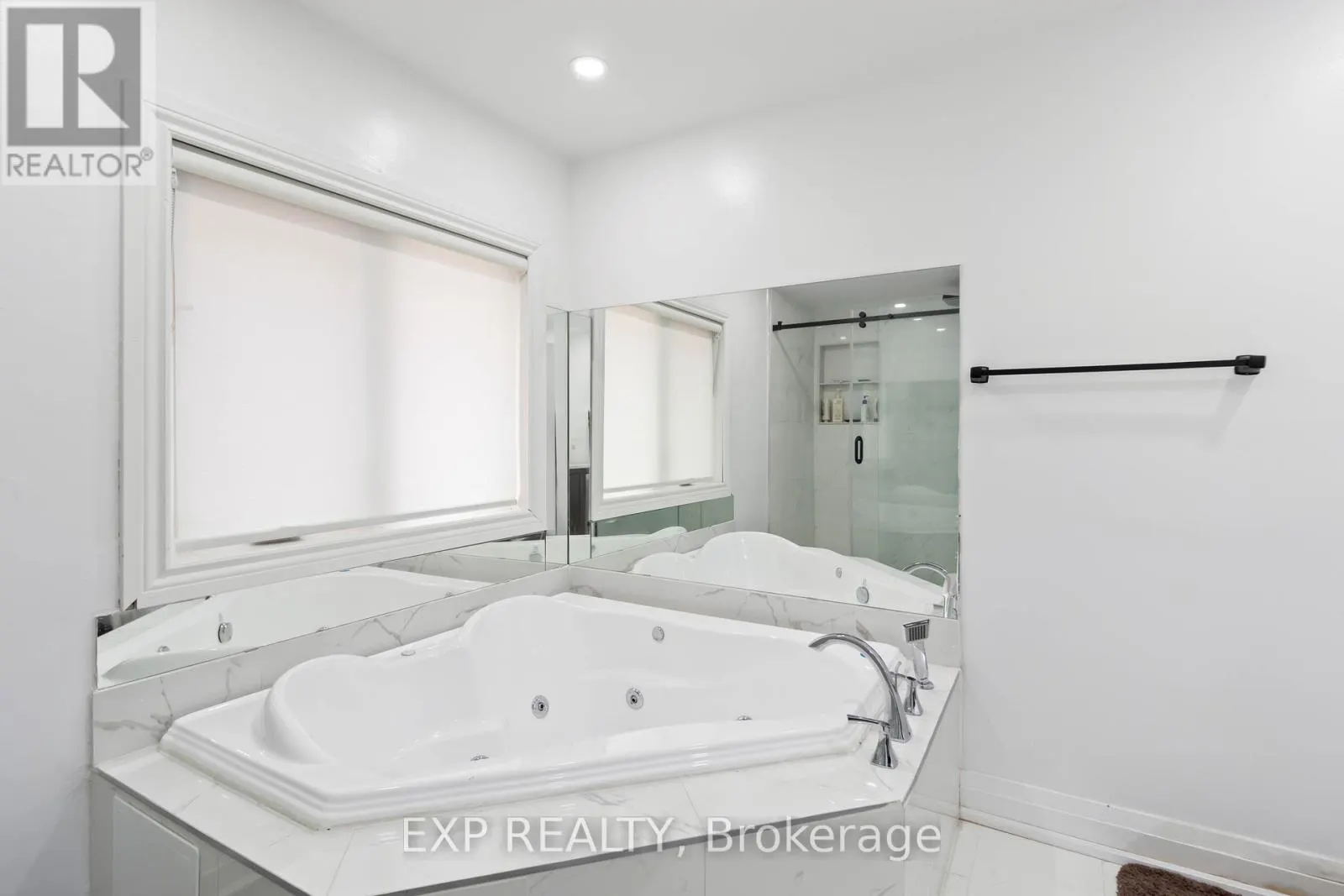 27 CHEVIOT CRESCENT