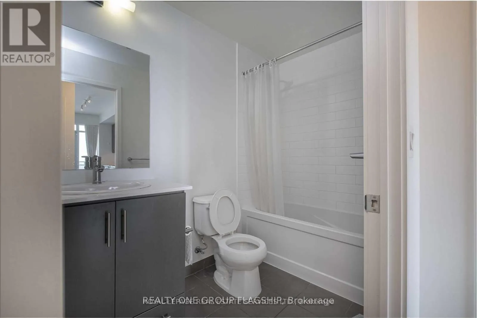 2801 - 360 SQUARE ONE DRIVE