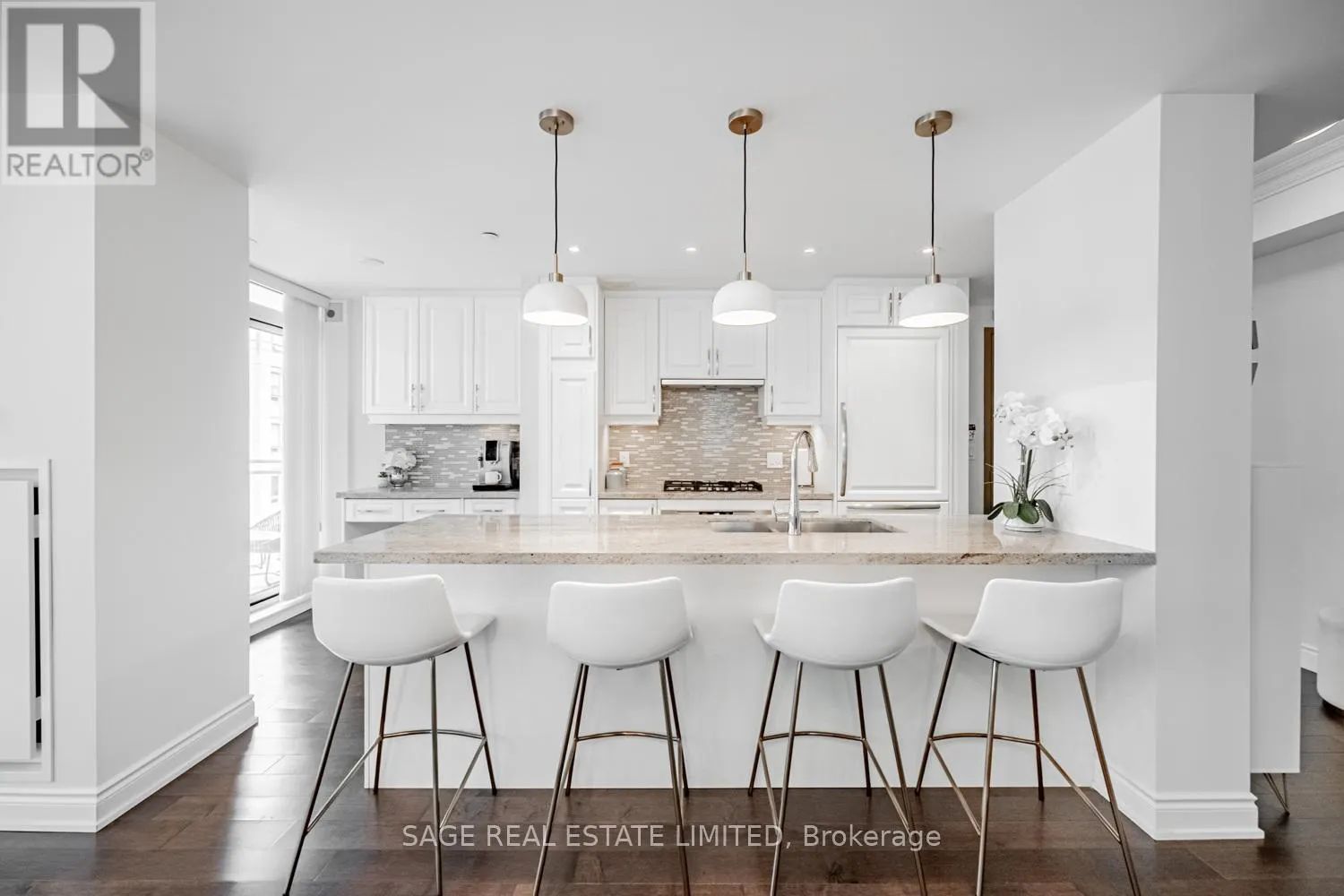 413 - 3500 LAKESHORE ROAD W