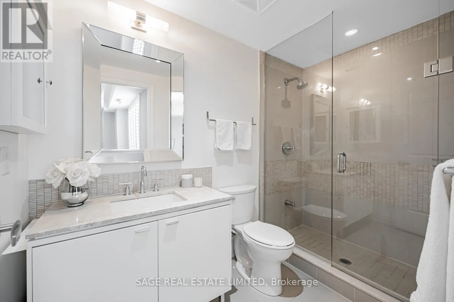 413 - 3500 LAKESHORE ROAD W
