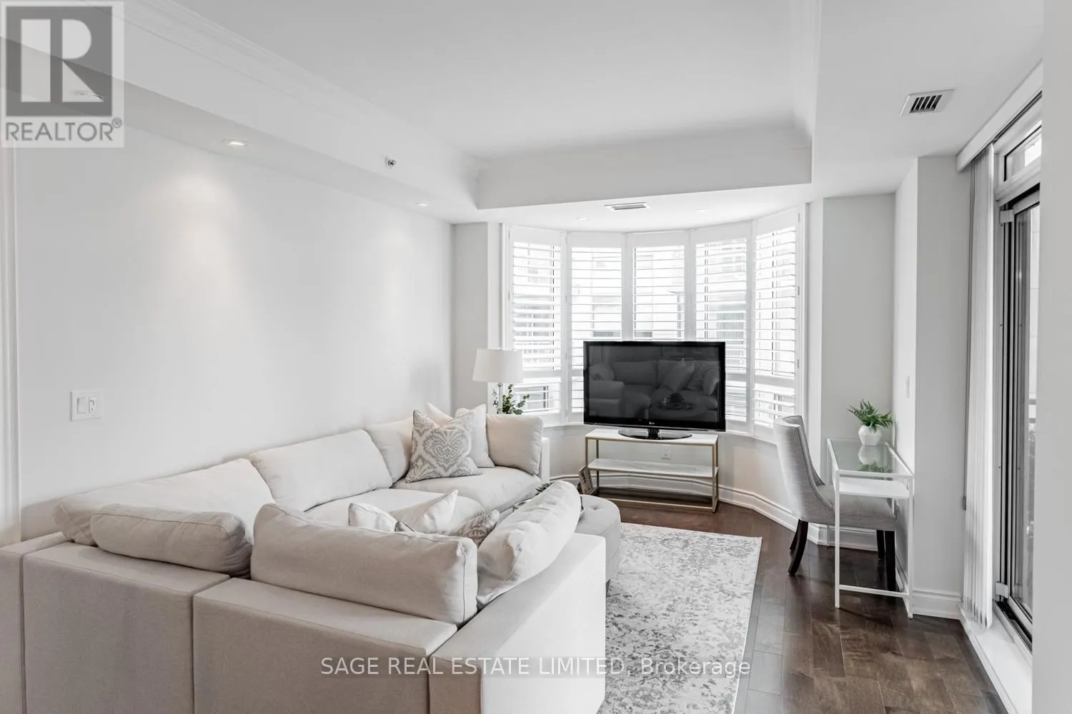 413 - 3500 LAKESHORE ROAD W