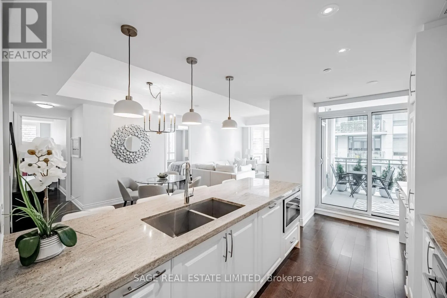 413 - 3500 LAKESHORE ROAD W