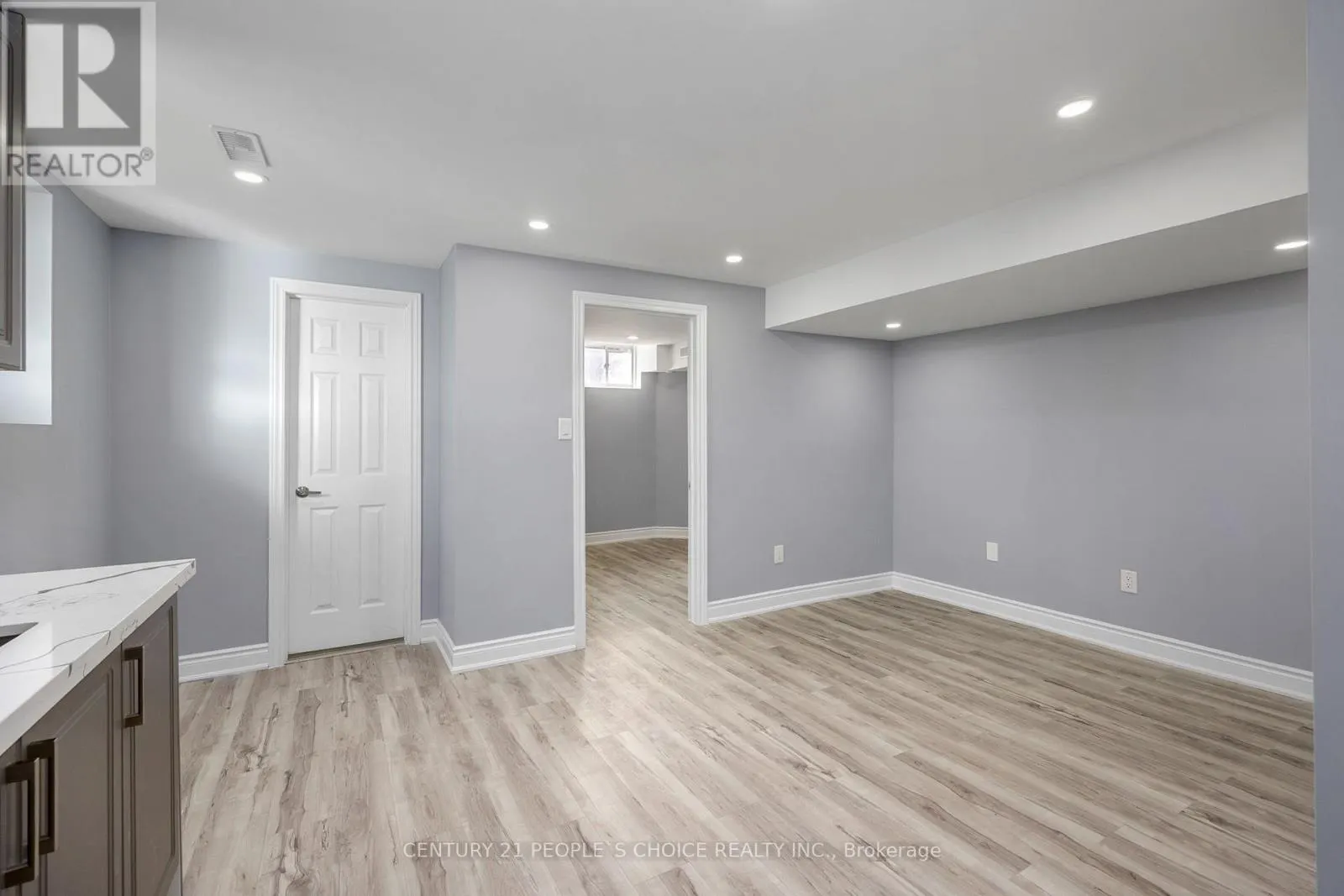 32 FRENCHPARK CIRCLE NW