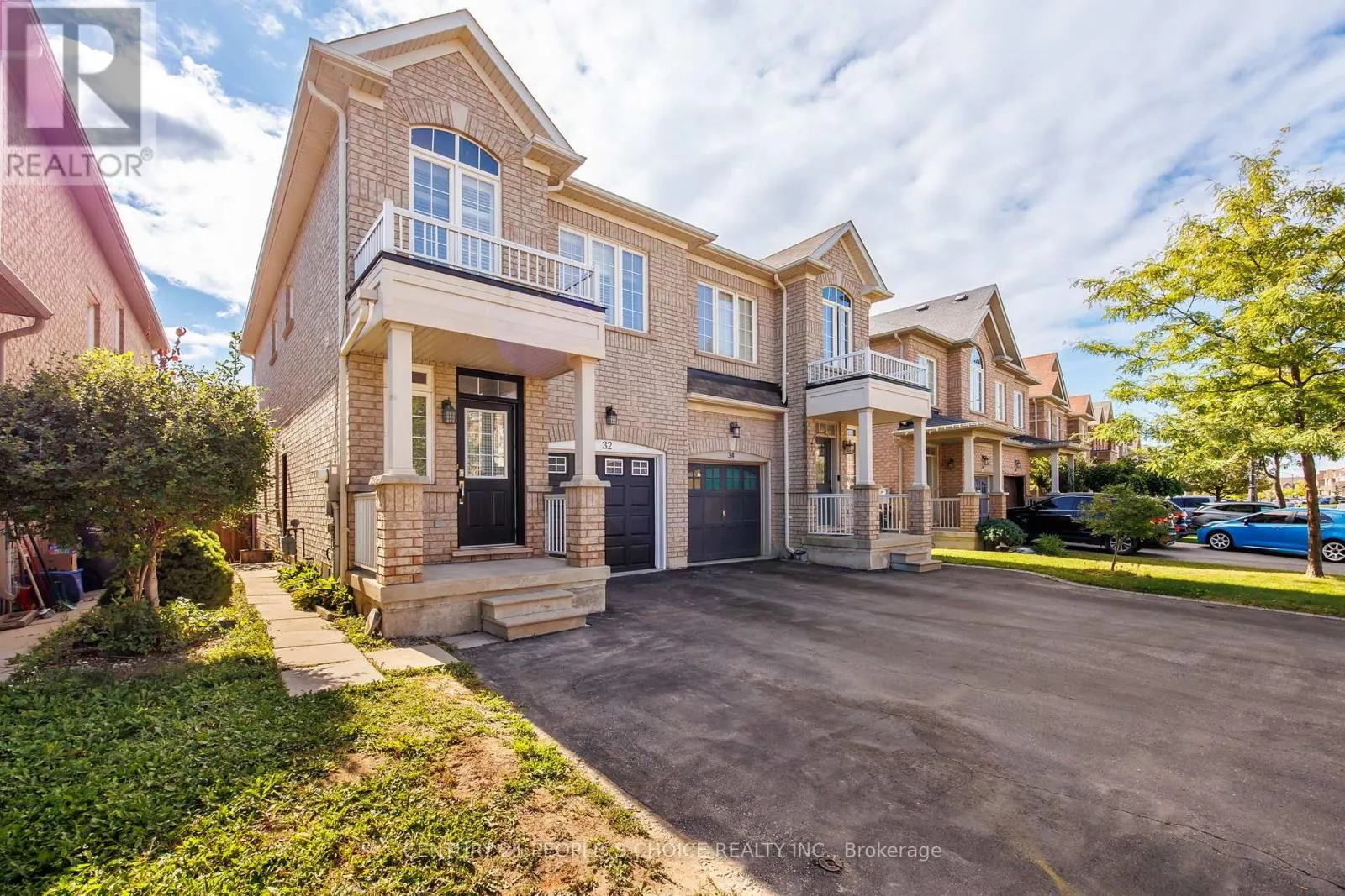 32 FRENCHPARK CIRCLE NW