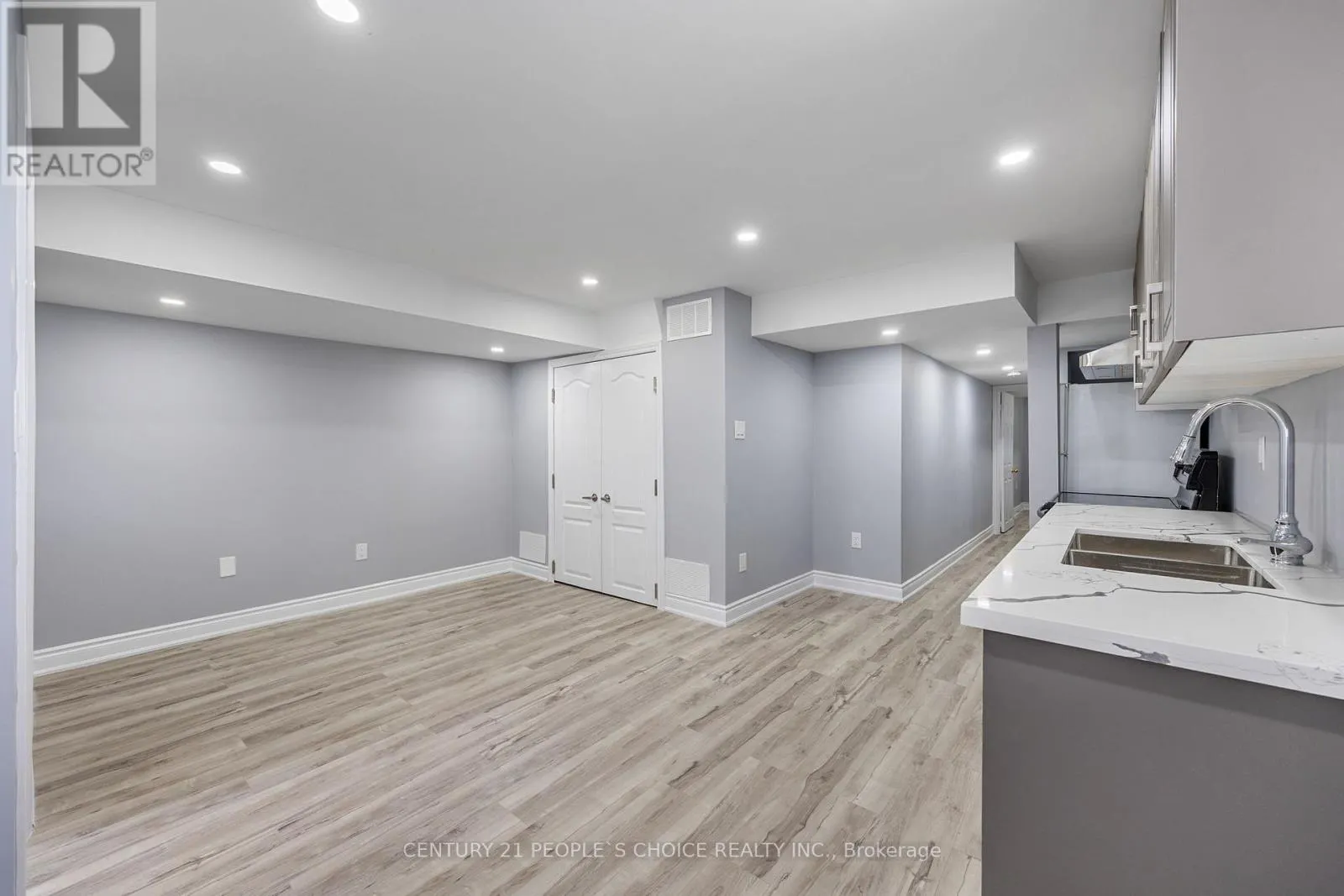 32 FRENCHPARK CIRCLE NW