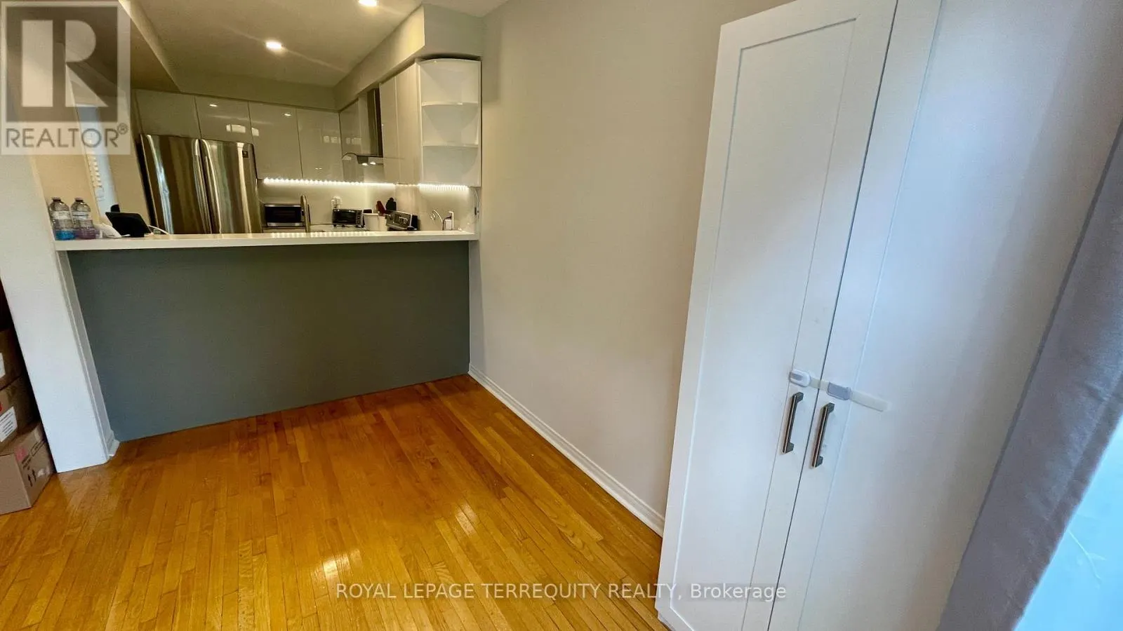 22 - 1588 SOUTH PARADE COURT