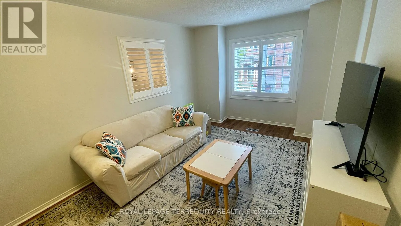 22 - 1588 SOUTH PARADE COURT