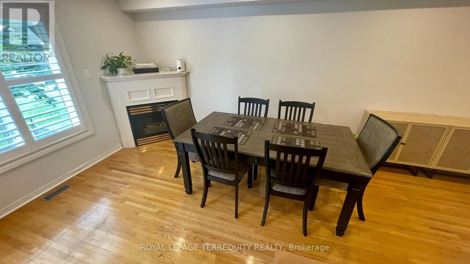 22 - 1588 SOUTH PARADE COURT