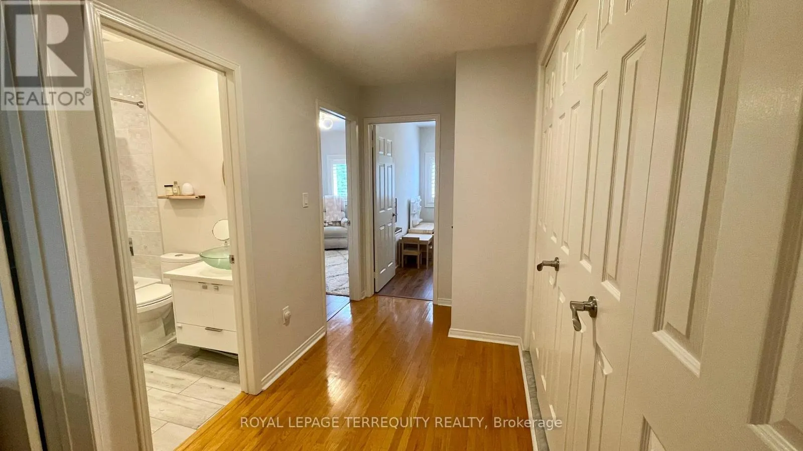 22 - 1588 SOUTH PARADE COURT