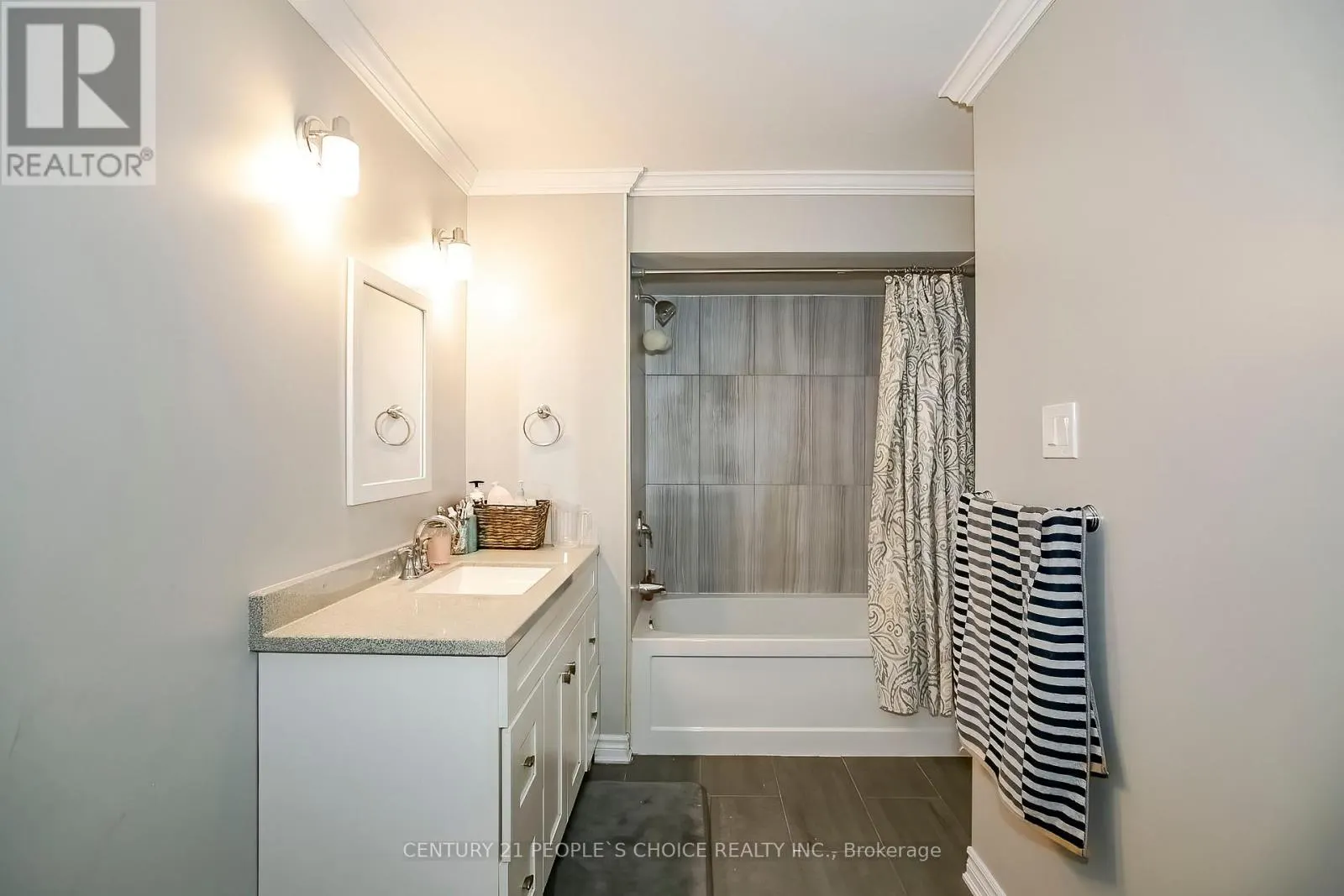 24 VIVIANS CRESCENT