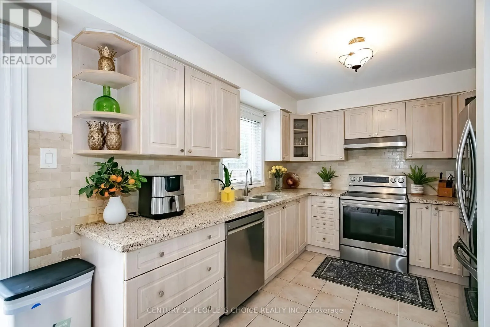24 VIVIANS CRESCENT