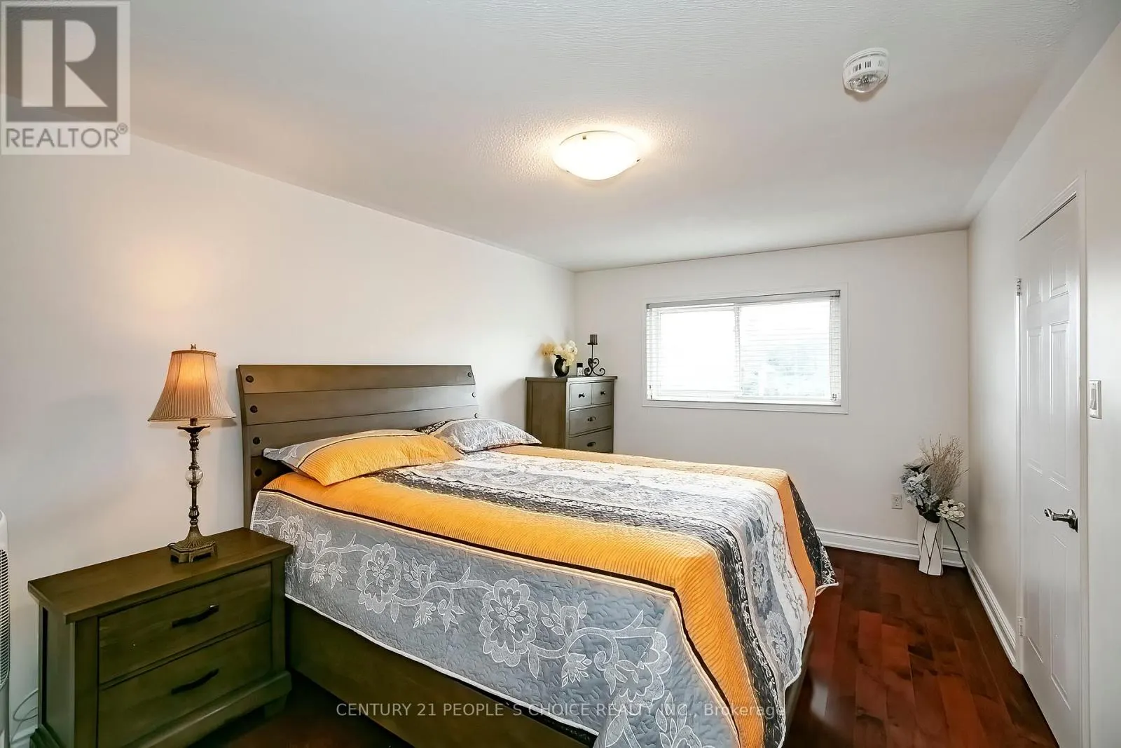 24 VIVIANS CRESCENT