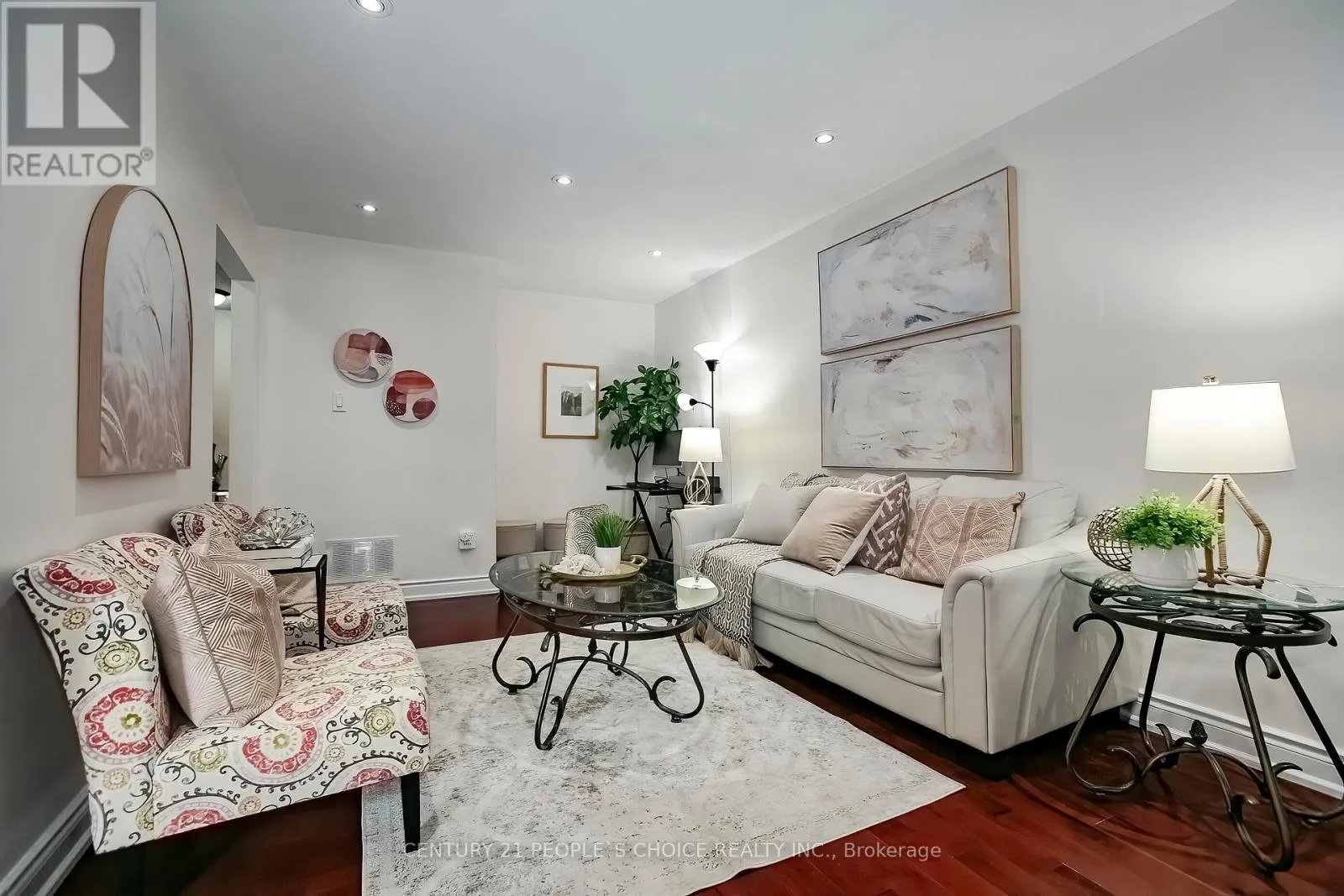 24 VIVIANS CRESCENT