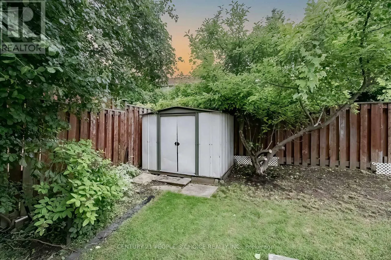 24 VIVIANS CRESCENT