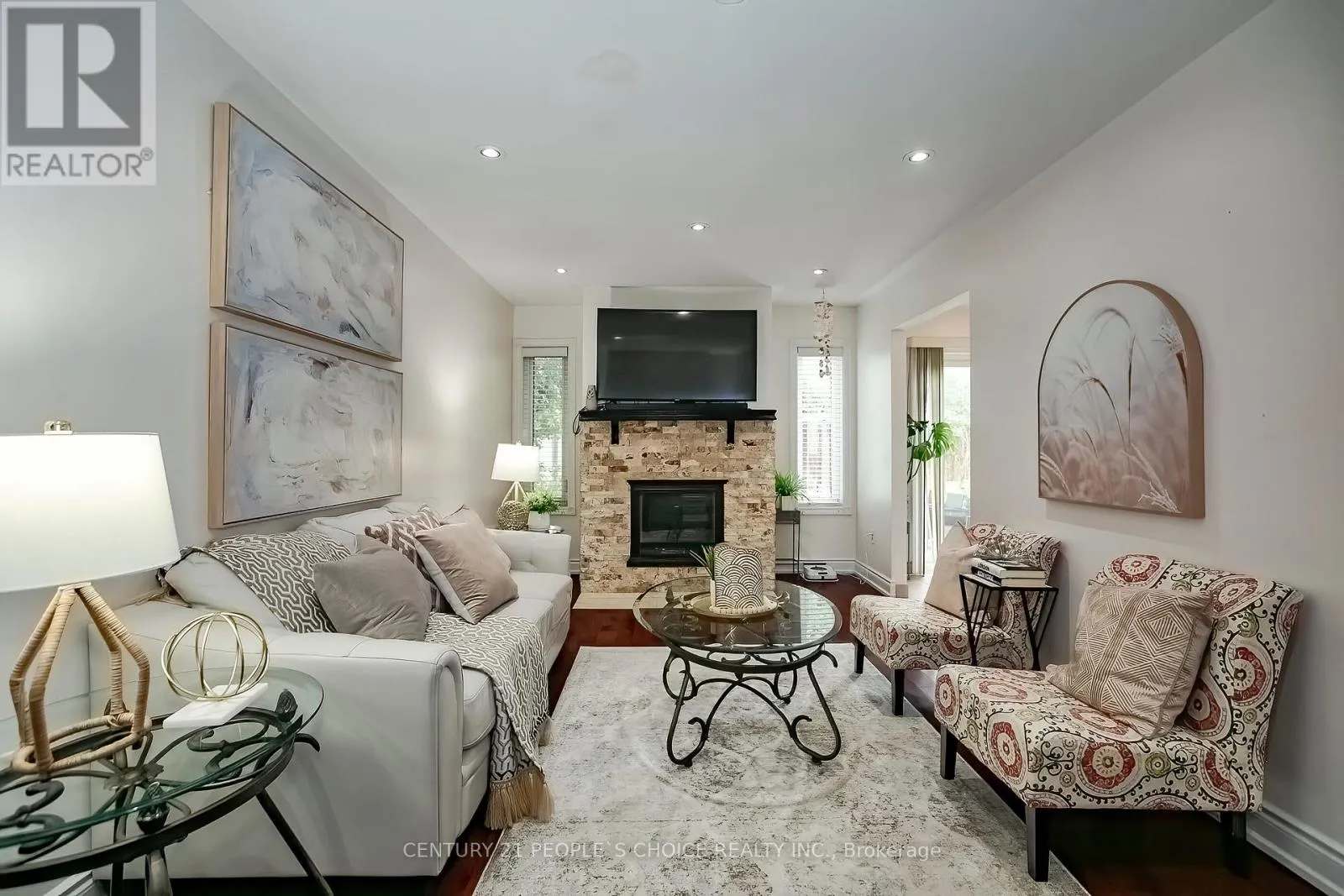 24 VIVIANS CRESCENT