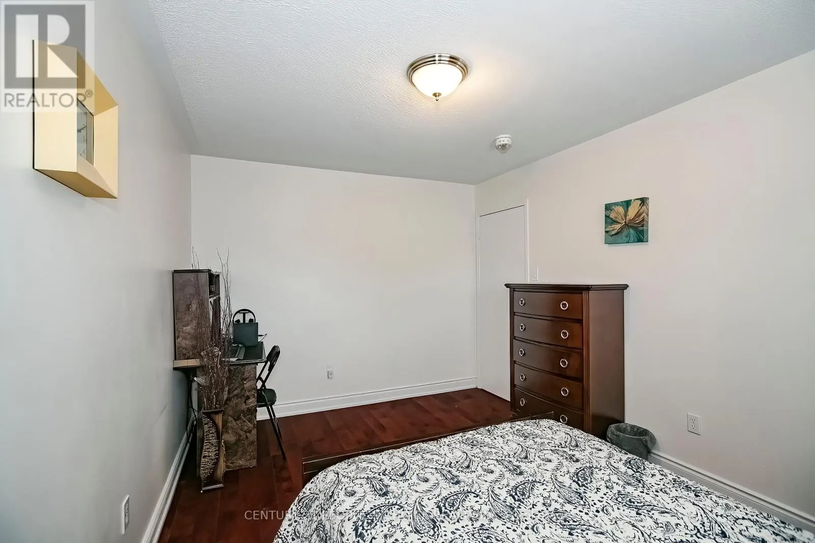 24 VIVIANS CRESCENT