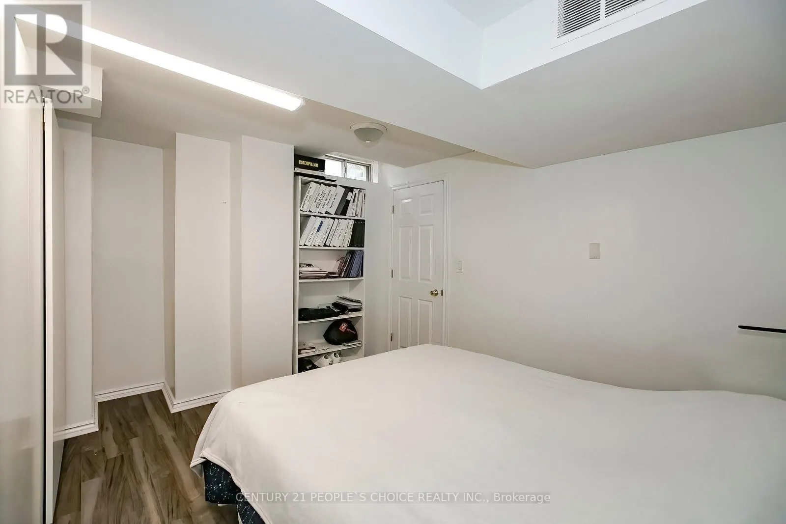 24 VIVIANS CRESCENT