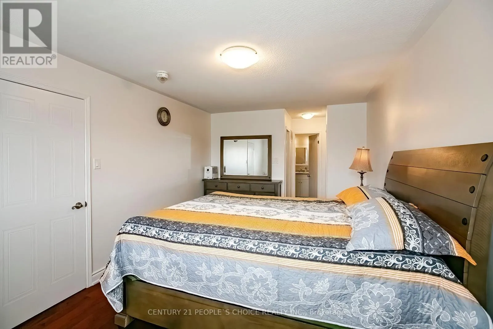 24 VIVIANS CRESCENT