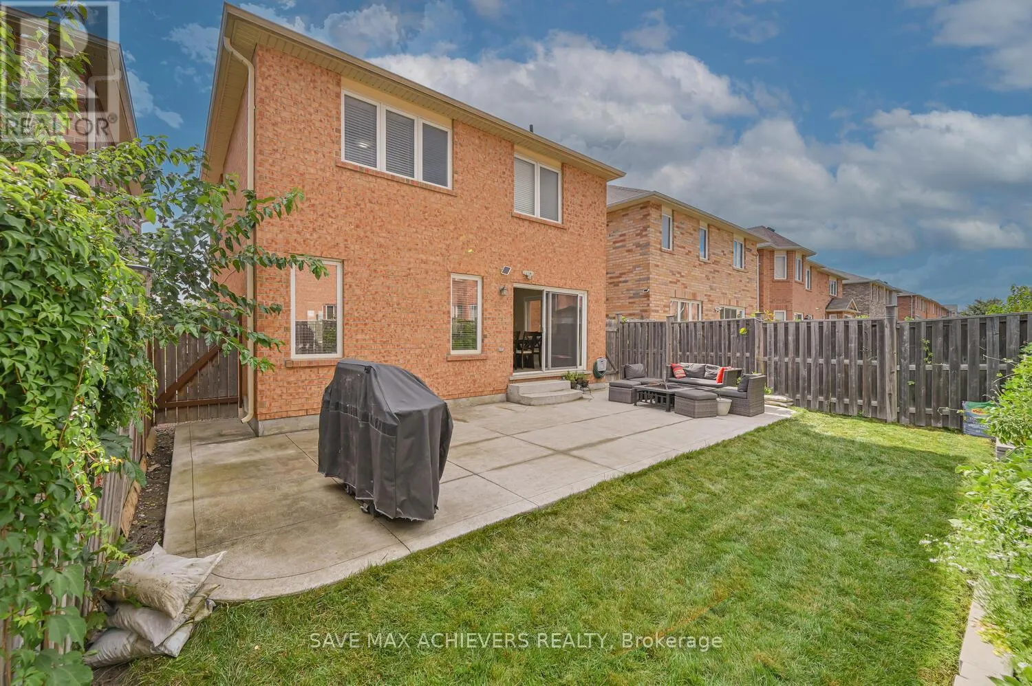 37 BLOOM DRIVE