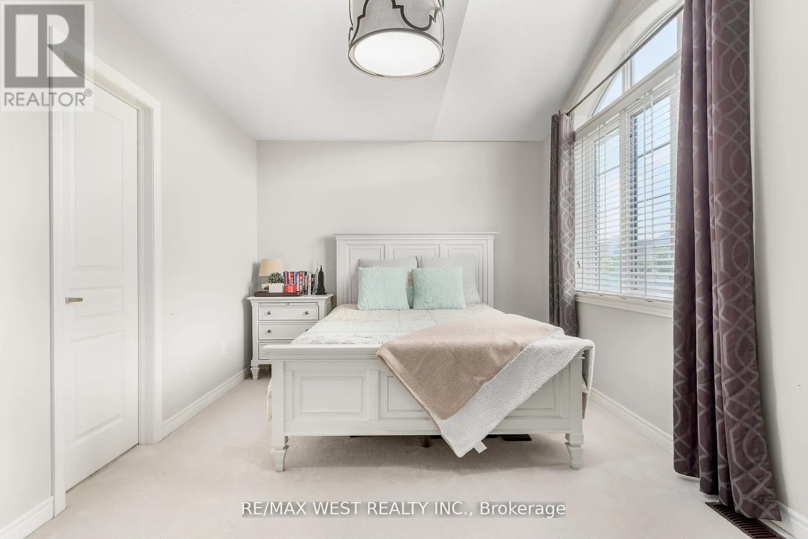 418 HIDDEN TRAIL CIRCLE