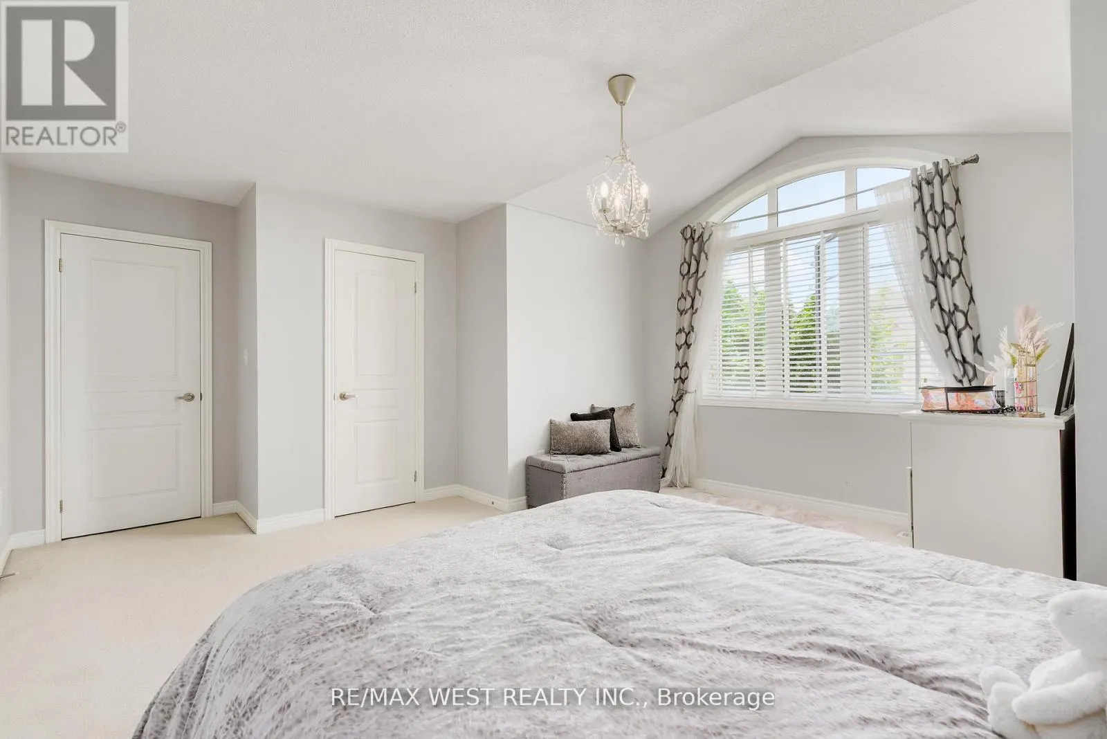 418 HIDDEN TRAIL CIRCLE
