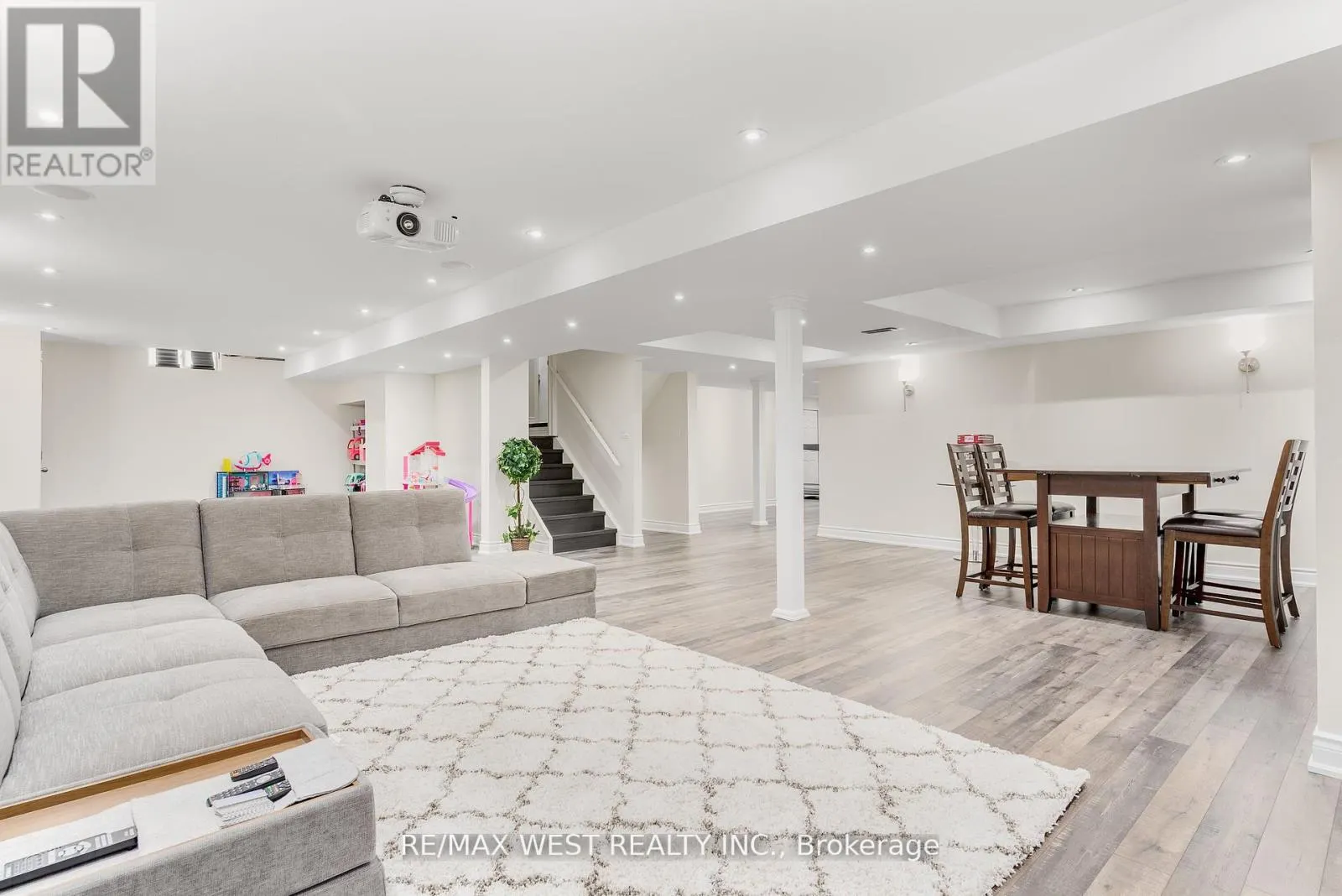 418 HIDDEN TRAIL CIRCLE