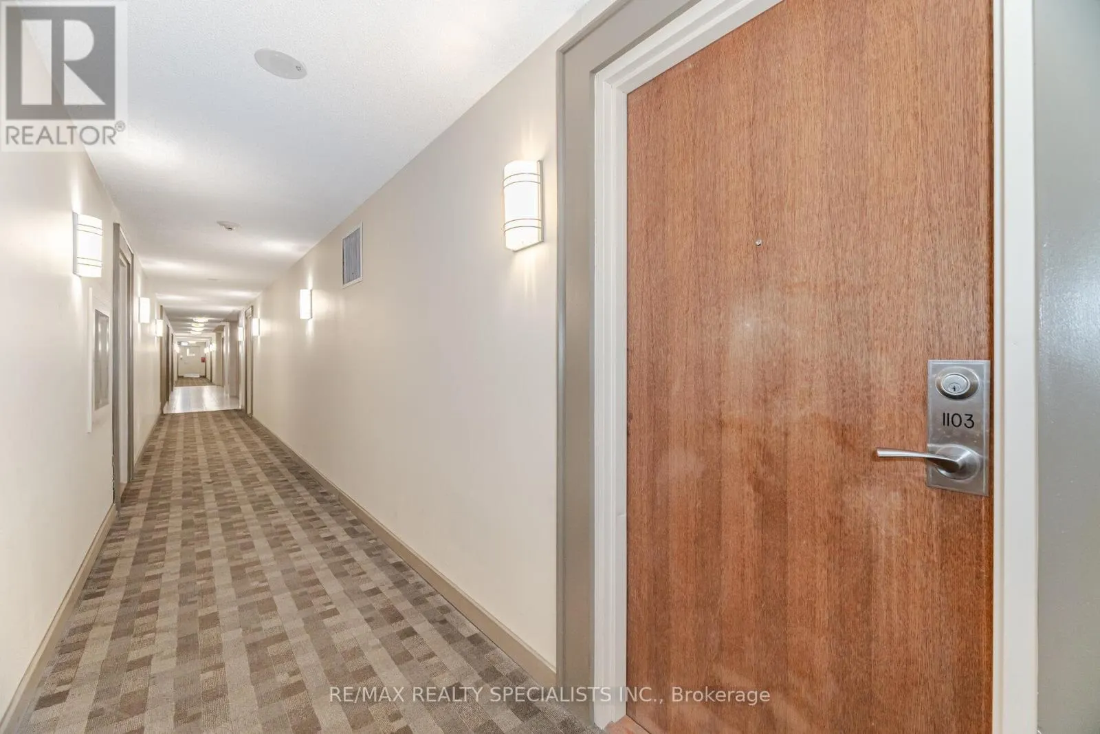 1103 - 215 QUEEN STREET E
