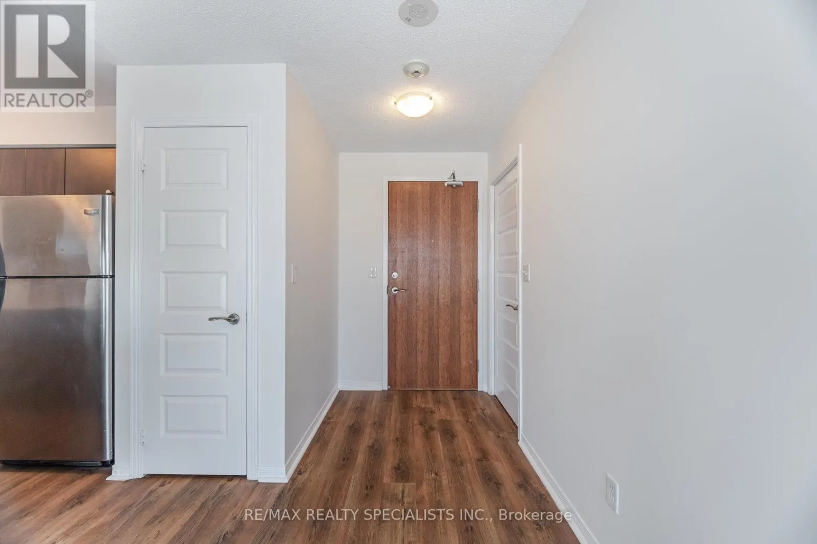 1103 - 215 QUEEN STREET E