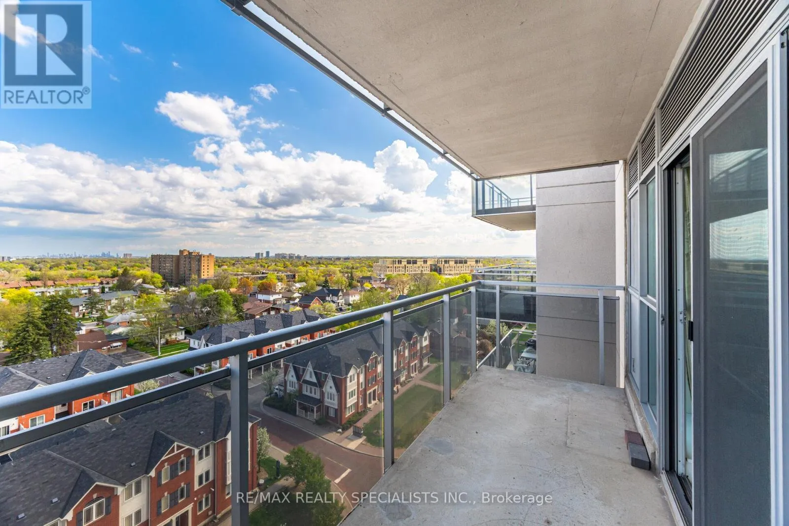 1103 - 215 QUEEN STREET E