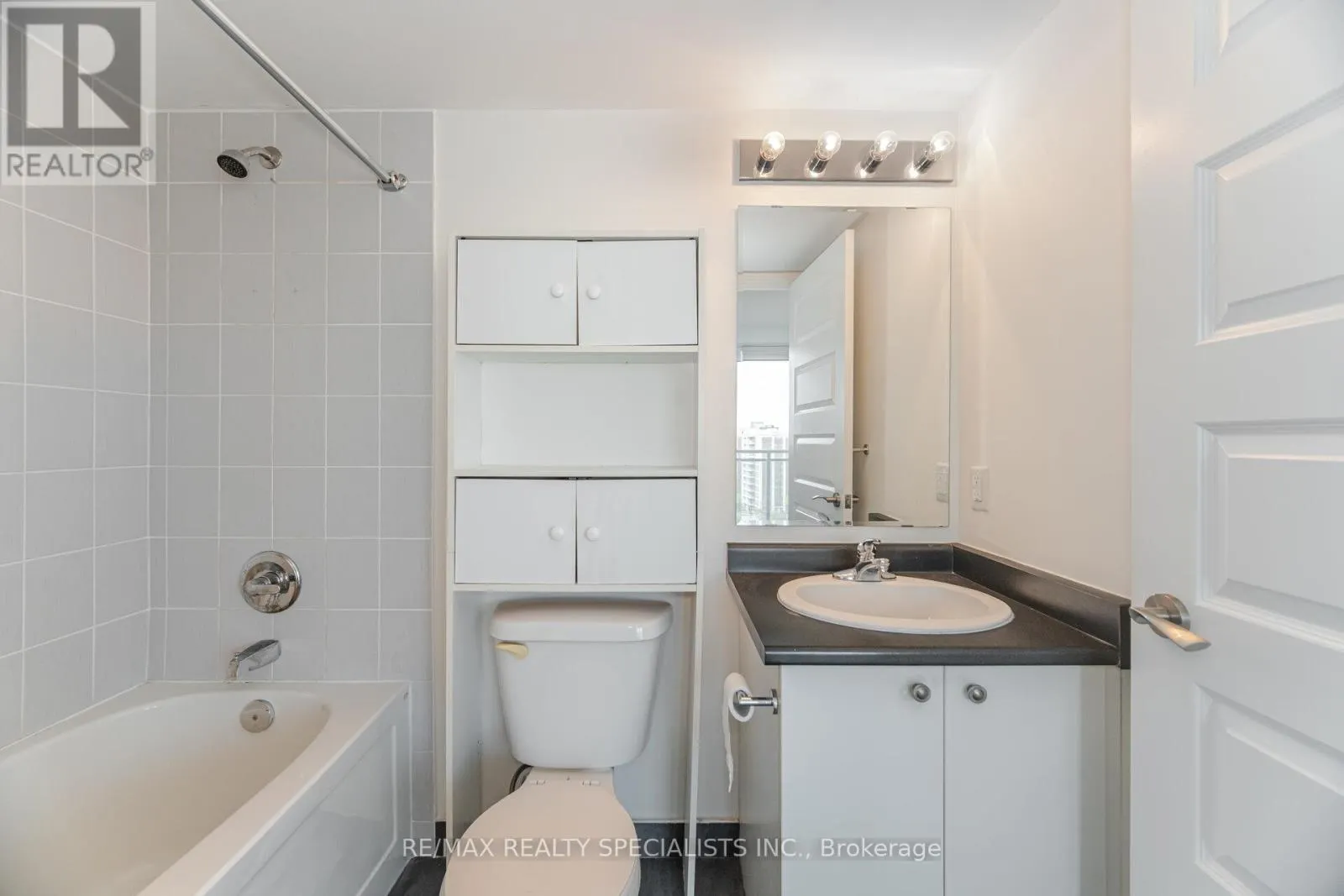 1103 - 215 QUEEN STREET E
